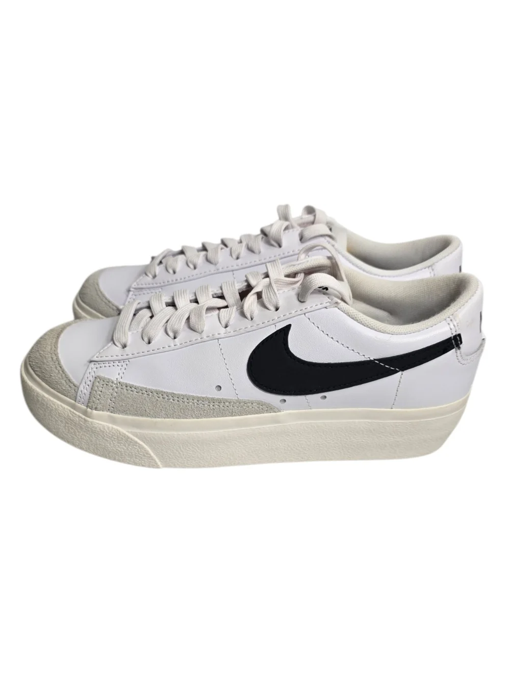 Nike Blazer Low Platform Women's 7 White Black Sail DJ0292-101 Sneakers USED